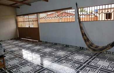 Imagem: A casa possui 2 Dormitórios, 1 Banheiro, 1 Vaga na garagem