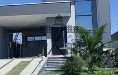 Imagem: A casa em condomínio possui 2 Dormitórios, 2 Banheiros, 4