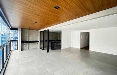 Imagem: O apartamento possui 4 Dormitórios, 2 Banheiros, 3 Vagas na