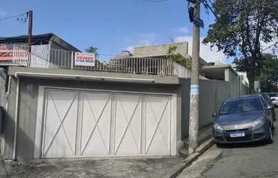 Imagem: A casa possui 3 Dormitórios, 2 Banheiros, 3 Vagas na garagem