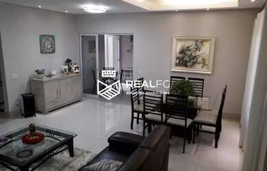 Imagem: A casa possui 3 Dormitórios, 1 Banheiro, 4 Vagas na garagem