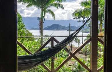 Imagem: A casa possui 5 Dormitórios, 3 Banheiros, 5 Vagas na garagem