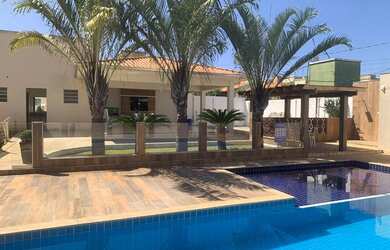 Imagem: A casa em condomínio possui 2 Dormitórios, 1 Banheiro, 2 Vagas