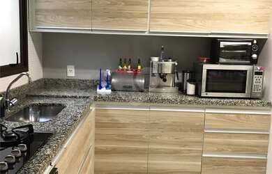 Imagem 13: Muito Charmosa. Churrasqueira, 160m² de Área, 4 Vagas na garageme3 Dormitórios