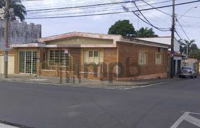 Imagem: A casa possui 3 Dormitórios, 2 Banheiros, 198m² de Área e