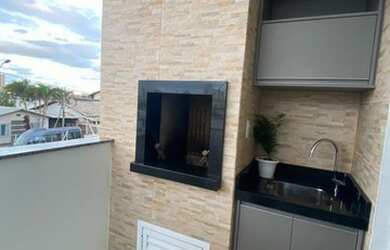 Imagem: O apartamento possui 2 Dormitórios, 2 Banheiros, 2 Vagas na