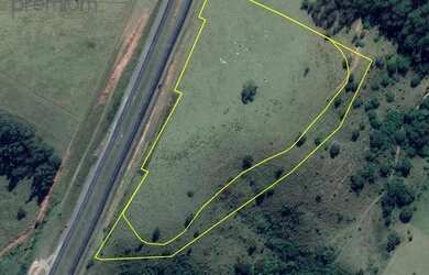 Imagem: O terreno possui 60.000m² de Área e está localizado em Penha