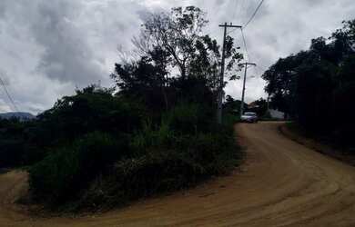 Imagem: O terreno possui 660m² de Área e está localizado em Balneario