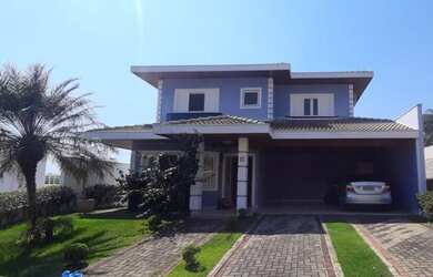 Imagem: A casa em condomínio possui 3 Dormitórios, 4 Banheiros, 2