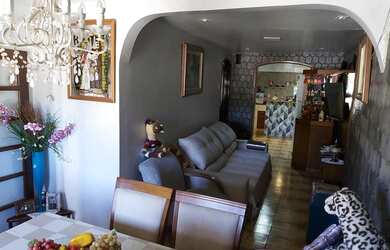 Imagem: A casa possui 2 Dormitórios, 3 Banheiros e 125m² de Área