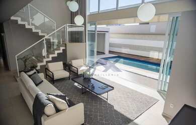 Imagem: A casa em condomínio possui 4 Dormitórios, 5 Banheiros, 3