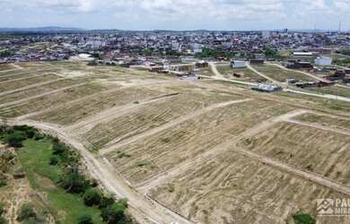 Imagem: O terreno possui 160m² de Área e está localizado em Surubim