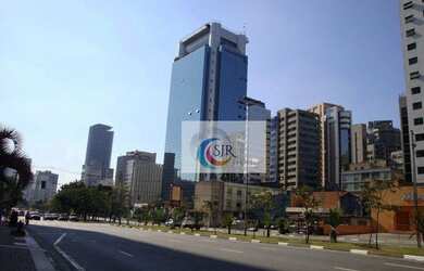 Imagem: O depósito possui 5 Vagas na garagem, 181m² de Área e está