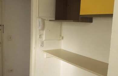 Imagem: O apartamento possui 1 Dormitório, 1 Banheiro, 1 Vaga na garagem