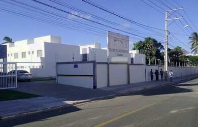 Imagem: A casa possui 2 Dormitórios, 3 Banheiros, 1 Vaga na garagem