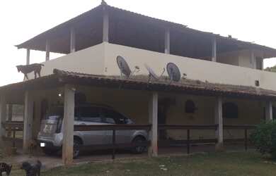 Imagem: A casa possui 4 Dormitórios, 2 Banheiros, 120m² de Área e