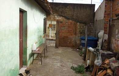 Imagem 4: Vendo casa ou Terreno. Piscina, 2 Banheirose2 Dormitórios