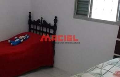 Imagem: A casa possui 1 Dormitório, 1 Banheiro, 2 Vagas na garagem