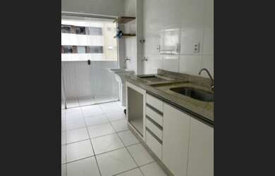 Imagem 1: Alugo Apto no summer ville, de 3 q, semi mobiliado, andar alto apenas...