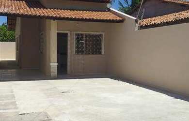 Imagem: A casa possui 2 Dormitórios, 2 Banheiros, 4 Vagas na garagem