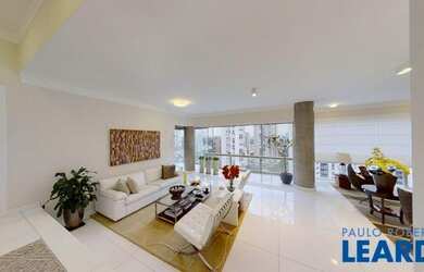 Imagem: O apartamento possui 4 Dormitórios, 4 Banheiros, 5 Vagas na