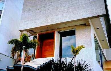 Imagem: A casa em condomínio possui 3 Dormitórios, 5 Banheiros, 4