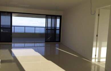 Imagem 16: Mont Saint Michel - Maravilhoso Apartamento 4 Suítes em Ondina