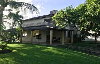 Imagem: A casa em condomínio possui 4 Dormitórios, 5 Banheiros, 2