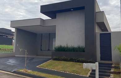 Imagem: A casa em condomínio possui 3 Dormitórios, 3 Banheiros, 4