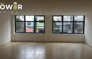 Imagem: O depósito possui 1 Vaga na garagem e 70m² de Área e está