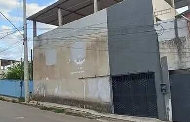 Imagem: O depósito possui 1 Vaga na garagem, 180m² de Área e está