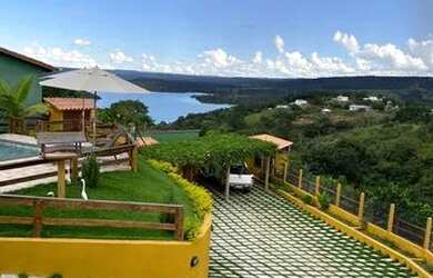 Imagem: A casa em condomínio possui 3 Dormitórios e está localizado