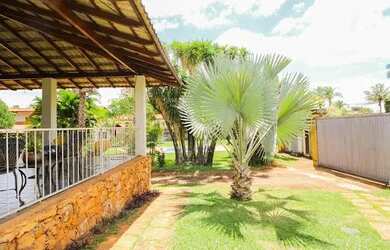 Imagem 2: Aluguel. 560-0m² de Área, 2 Vagas na garageme4 Dormitórios