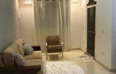 Imagem: A casa possui 4 Dormitórios, 4 Banheiros, 2 Vagas na garagem