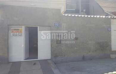 Imagem: A casa possui 2 Dormitórios, 1 Banheiro, 1 Vaga na garagem