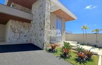 Imagem: A casa em condomínio possui 4 Dormitórios, 5 Banheiros, 5