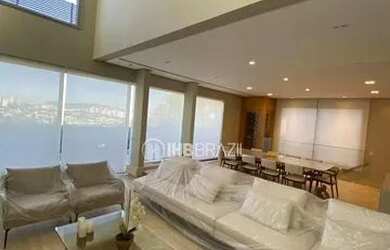 Imagem: A casa possui 4 Dormitórios, 5 Banheiros, 4 Vagas na garagem