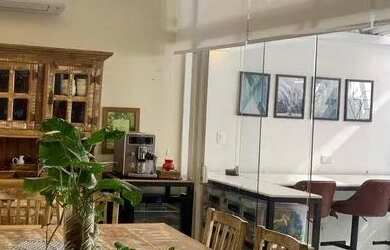 Imagem: A casa em condomínio possui 3 Dormitórios, 3 Banheiros, 4