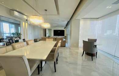 Imagem: O apartamento possui 3 Dormitórios, 5 Banheiros, 4 Vagas na