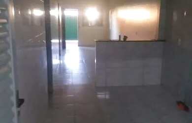 Imagem: A casa possui 3 Dormitórios, 2 Banheiros, 1m² de Área e