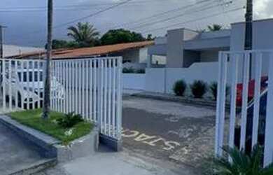 Imagem: A casa em condomínio possui 3 Dormitórios, 1 Banheiro, 250m²