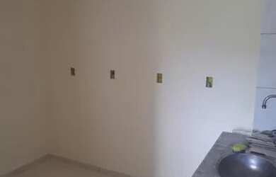 Imagem: A casa possui 2 Dormitórios, 1 Banheiro e está localizado