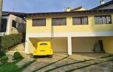 Imagem: A casa em condomínio possui 4 Dormitórios, 5 Banheiros, 4