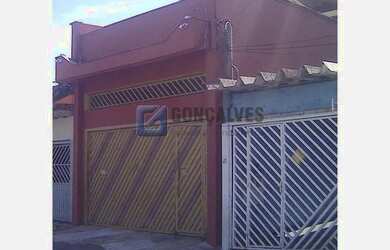 Imagem: A casa possui 4 Dormitórios, 4 Banheiros, 2 Vagas na garagem