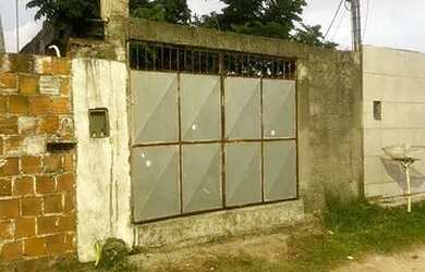 Imagem: A casa possui 1 Dormitório, 1 Banheiro, 1 Vaga na garagem