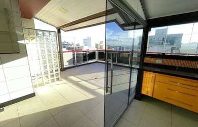 Imagem: O apartamento possui 4 Dormitórios, 5 Banheiros, 1 Vaga na