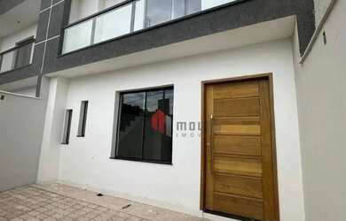 Imagem: A casa possui 2 Dormitórios, 2 Banheiros, 2 Vagas na garagem