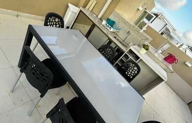 Imagem 6: Laise mostra In Mari cobertura mobiliada