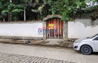 Imagem: A casa possui 5 Dormitórios, 3 Banheiros, 5 Vagas na garagem