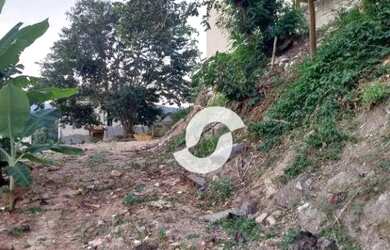 Imagem: O terreno possui 360m² de Área e está localizado em Largo